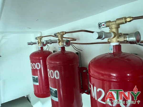 Báo giá bình chữa cháy FM200 treo tường phun tự động