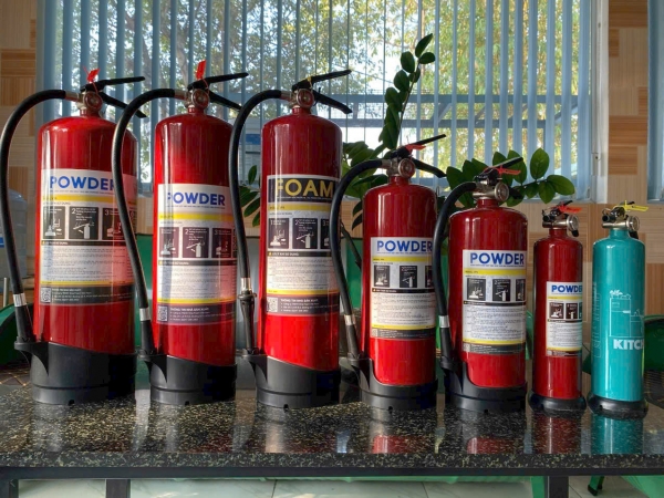 Bình chữa cháy bột abc 6kg xách tay giá bao nhiêu?