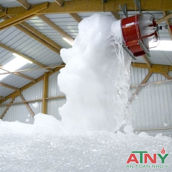 Bọt foam chữa cháy 6% 3% có kiểm định giá bao nhiêu 1 lít