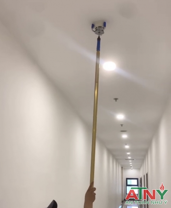 Cây tháo đầu báo cháy báo khói và thứ khói nhiệt giá bao nhiêu?