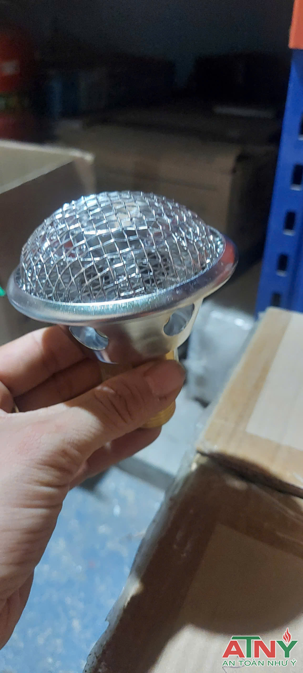 Đầu phun foam dạng kín có mấy loại?