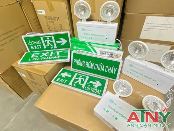 Gía đèn exit sự cố giá rẻ có kiểm định tem lưu thông 2026