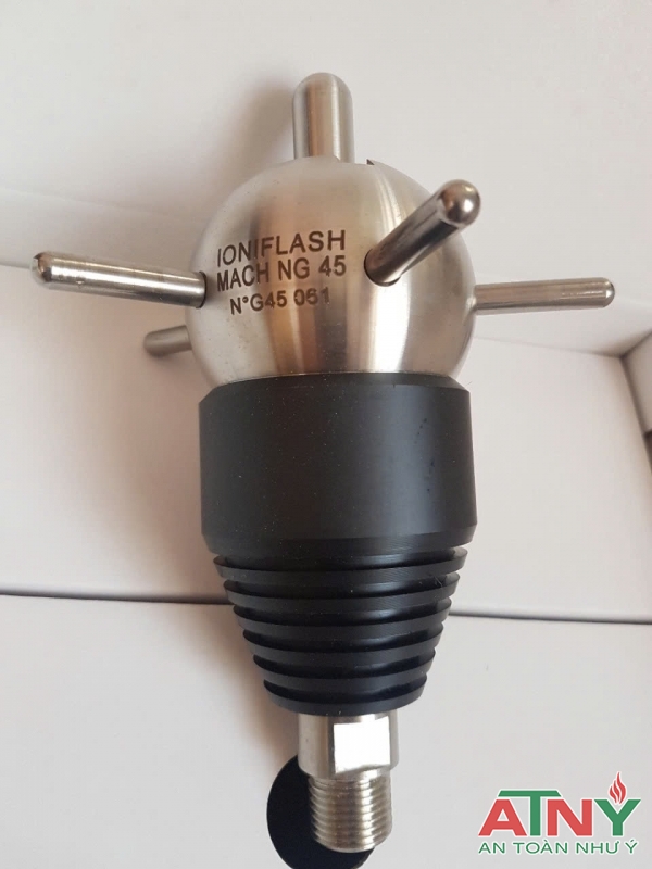 Gía kim thu sét ioniflash ng45