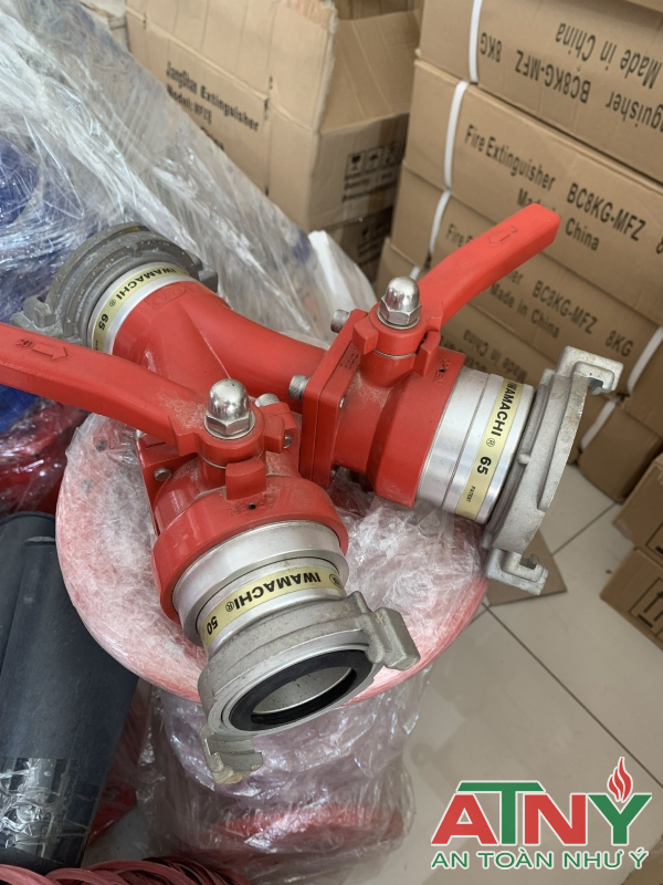 HỌNG CHIA NƯỚC 2 CHẠC (NGÃ) CHỮA CHÁY TOMOKEN DN65