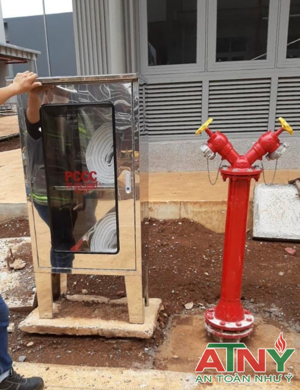 HỘP TỦ CHỮA CHÁY INOX 304 NGOÀI TRỜI CÓ CHÂN MÁI XÉO