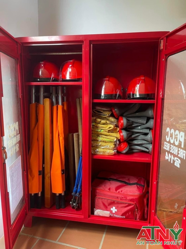 Hộp tủ đựng dụng cụ thiết bị pccc quần áo nón búa rìu kéo kìm cộng lực dụng cụ y tế