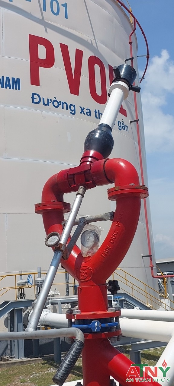 Lăng giá phun foam và nước cố định mặt bít van khóa DN80 DN100