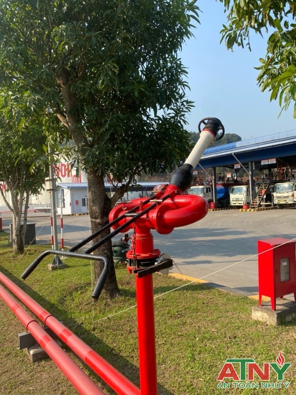 Lăng giá phun nước phun foam cố định mặt bít van khóa d90 d114