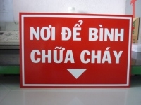 Bảng hiệu chỉ hướng nơi để bình chữa cháy