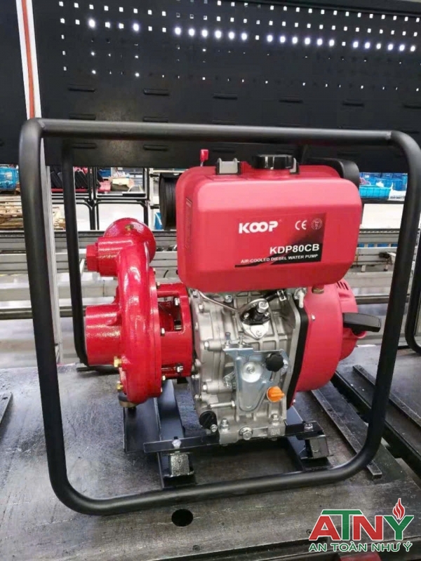 Máy bơm chạy dầu diesel koop khiêng tay giá rẻ model kdp80cb