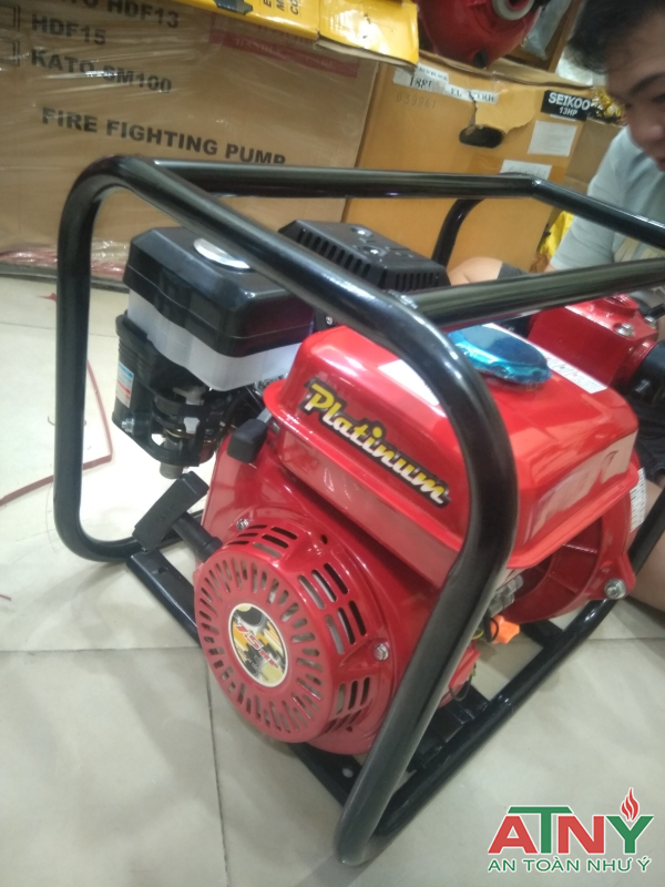 Máy bơm chạy xăng khiêng tay hoặc xe đẩy hiệu Seikoo Thailan công suất 7,5hp