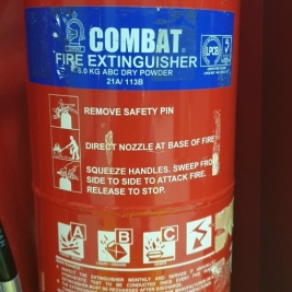 Bình bột abc 6kg combat Singapore