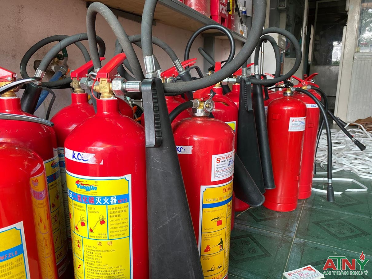 Cấu tạo v&agrave; nguy&ecirc;n tắc chữa ch&aacute;y của b&igrave;nh CO2