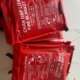 Chăn dập lửa mền chống cháy 1,8mmx1,8mm giá bao nhiêu?
