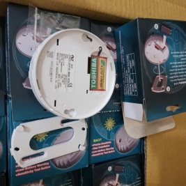 Đầu báo khói Đài Loan không dây dùng pin 9v