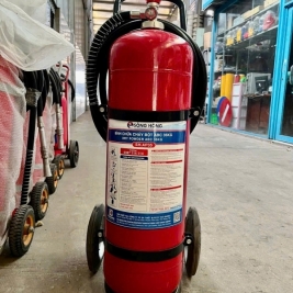 Gía bình chữa cháy Sông Hồng xe đẩy 35kg bột ABC