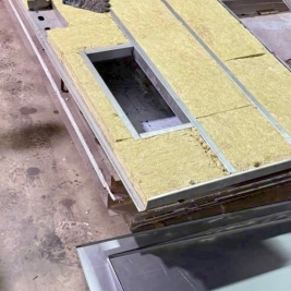 Gia công sản suất lắp ráp cửa chống cháy có kiểm định cấp tem pccc