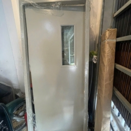 Gia công sản suất lắp ráp cửa chống cháy có kiểm định cấp tem pccc