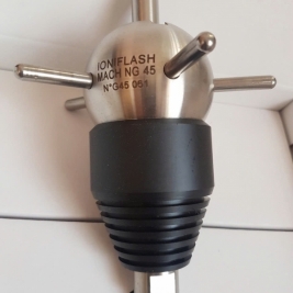 Gía kim thu sét ioniflash ng45