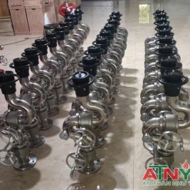 Lăng giá phun nước phun foam cố định mặt bít dn100