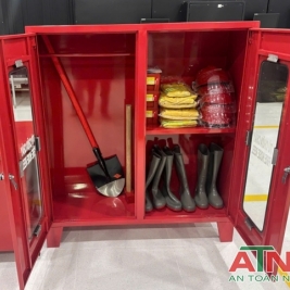 Tủ đựng thiết bị pccc quần áo nón ủng mặt nạ búa rìu xà beng