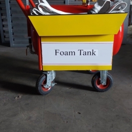 Xe foam di động có bánh xe đẩy bao gồm những gì?