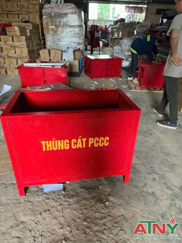 Thùng đựng cát chữa cháy có nắp đậy