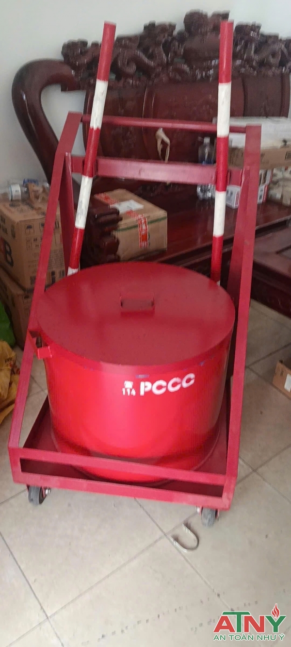 Thùng phi đựng cát kèm nắp đậy xe đẩy giá bao nhiêu? Thùng phi đựng cát kèm nắp đậy xe đẩy giá bao nhiêu?