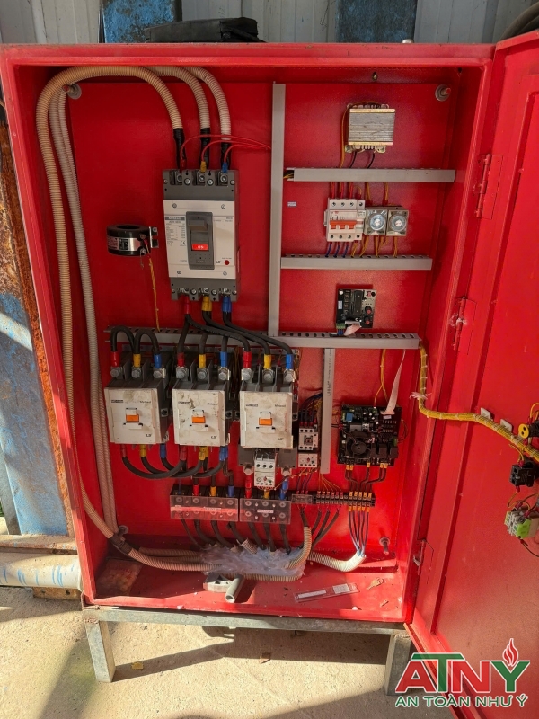 Tủ điều khiển 3 bơm điện diesel bù áp thiết bị ls korea