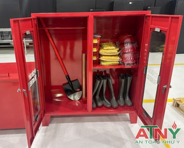 Tủ đựng thiết bị pccc quần áo nón ủng mặt nạ búa rìu xà beng